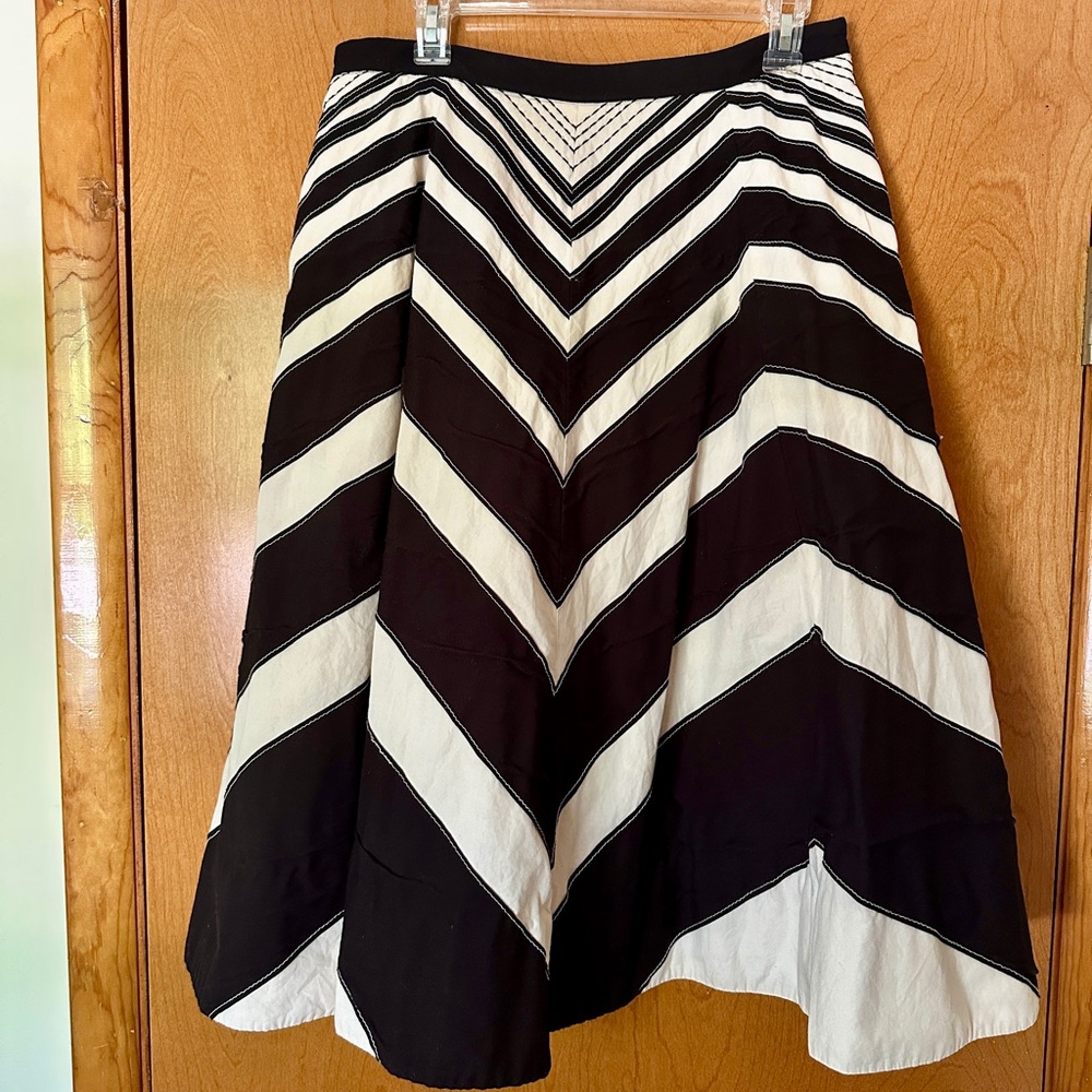 Anthropologie Meadow Rue Black and White Chevron Full Midi Skirt